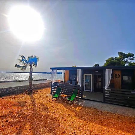 Innova Travelvir - Mobhome Daniel * Вир