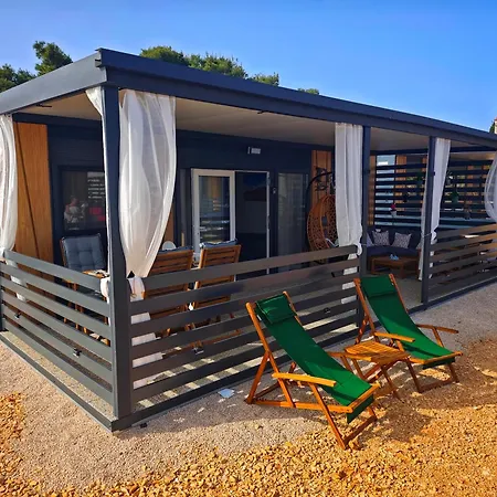 Innova Travelvir - Mobhome Daniel