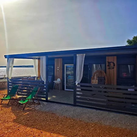 Innova Travelvir - Mobhome Daniel *